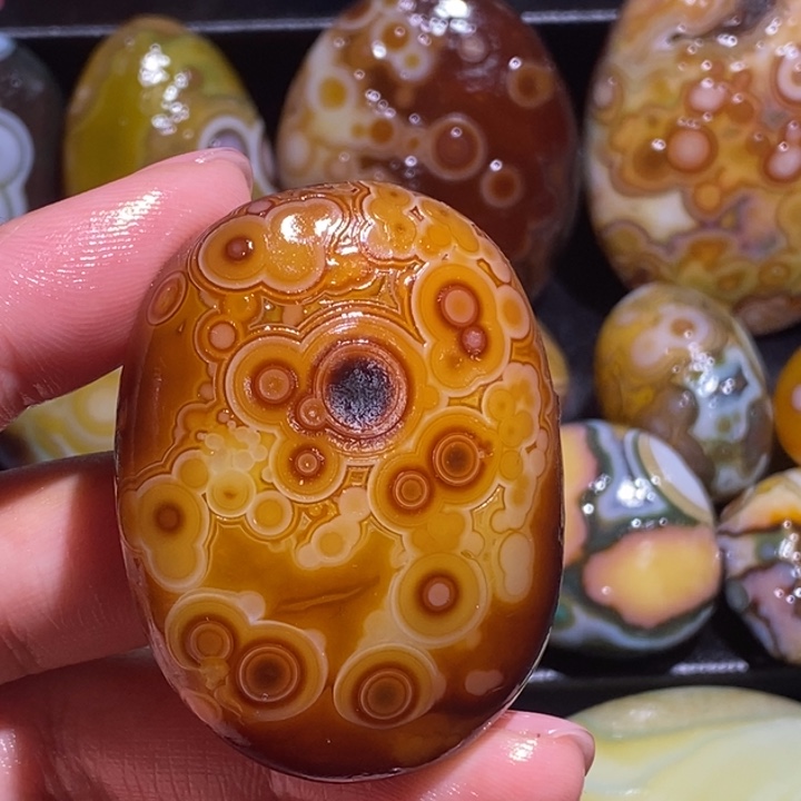 玛瑙/玉髓未镶嵌珠宝奇石73