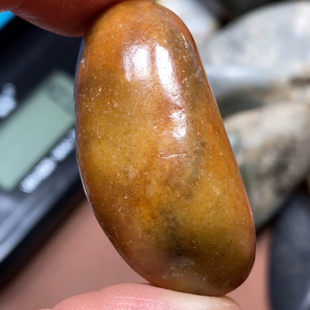 和田玉挂件足铂镶嵌