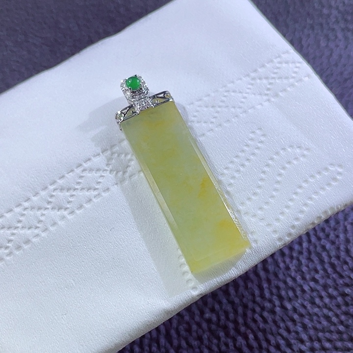 翡翠颈饰18K金镶嵌翡翠