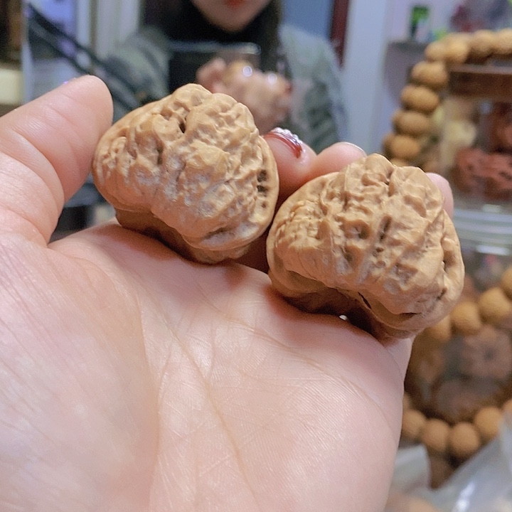 【闪购商品】文玩核桃把件39.5红皮蛤蟆头