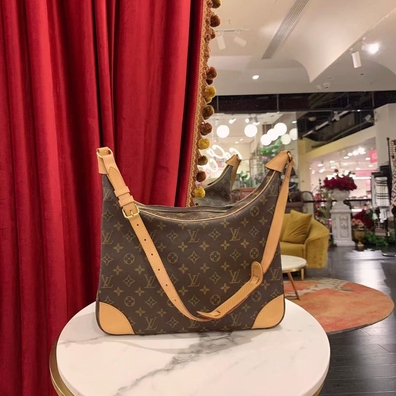 95新 LouisVuitton/路易威登 GGS牛角包大号老花单肩包/88180252