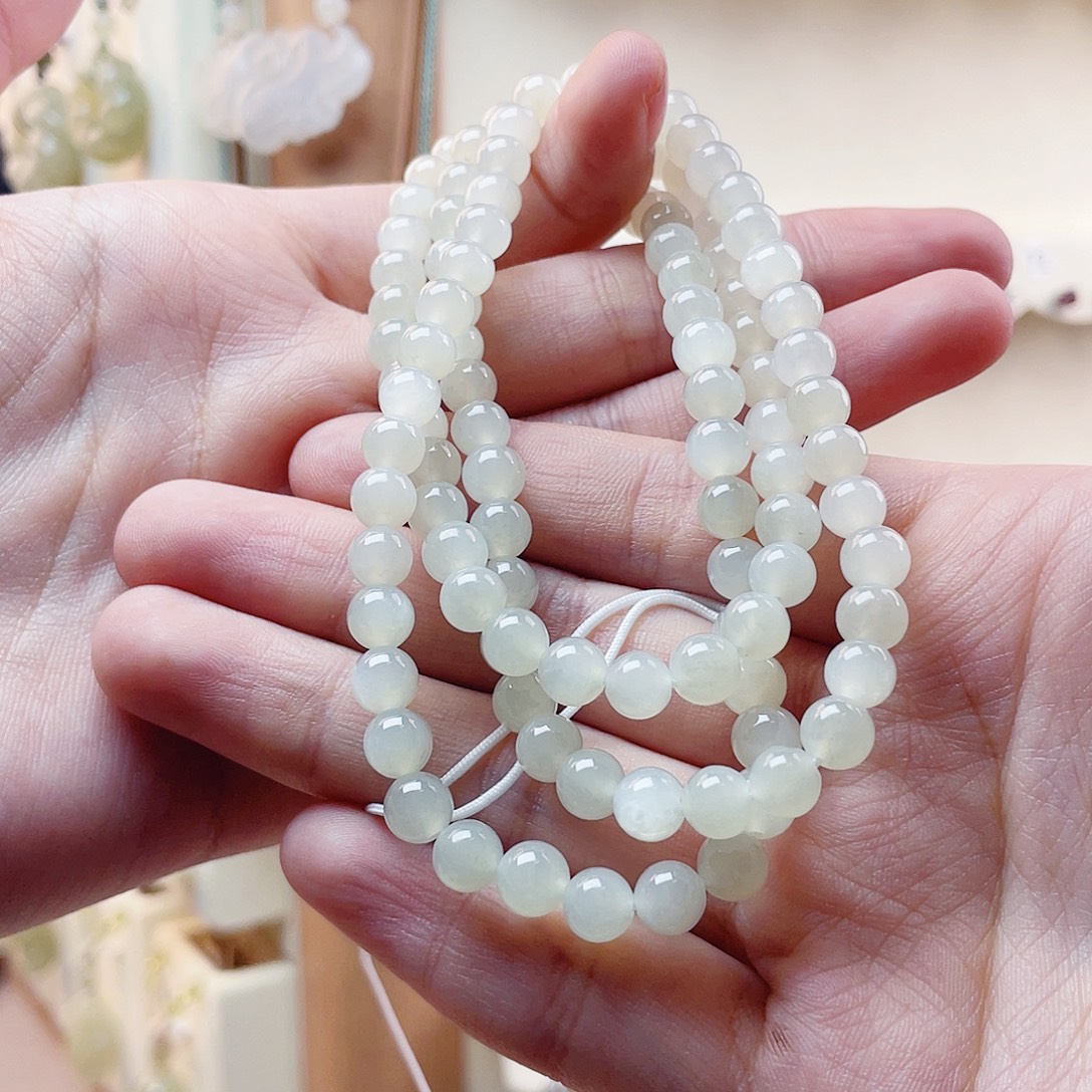 和田玉未镶嵌吊坠(赠链)