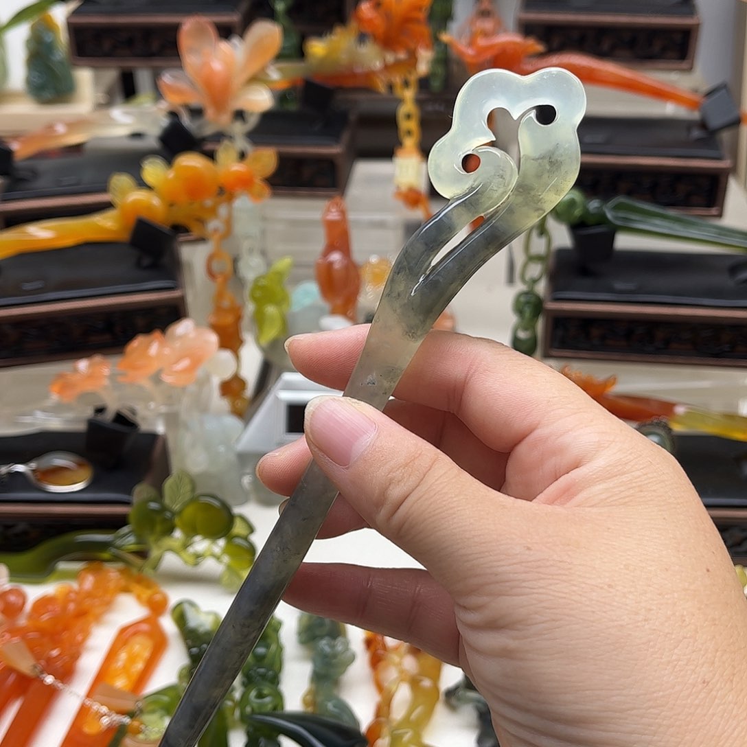 蛇纹石玉未镶嵌岫玉发簪