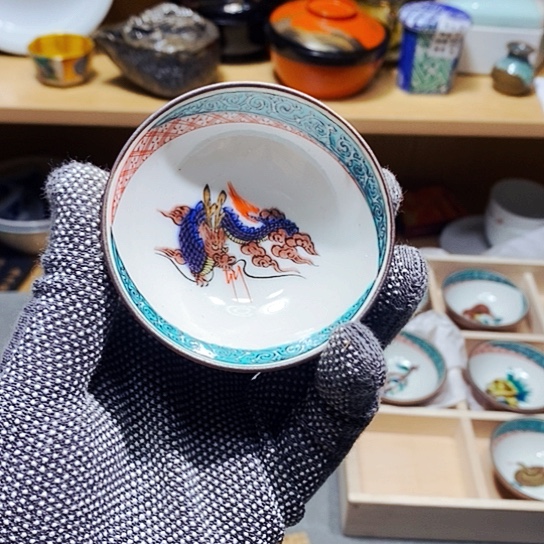 瓷片新年快乐。万事如意