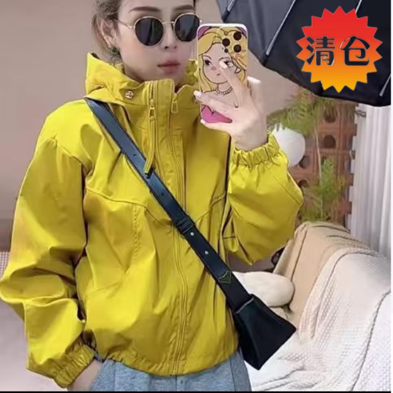 冲锋衣女春秋季短款外套运动小个子2025新 款爆款洋气夹克女上衣