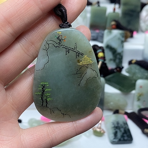 独山玉颈饰未镶嵌