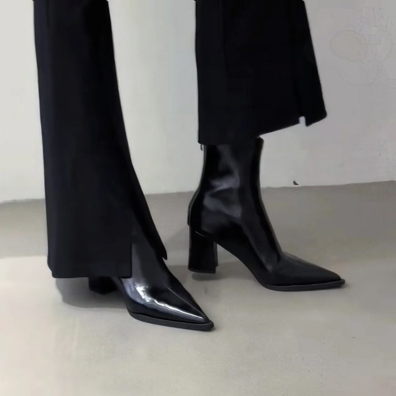 高跟尖头女2025年新款粗跟后拉链丁靴马秋季2025今年流行尖头短靴