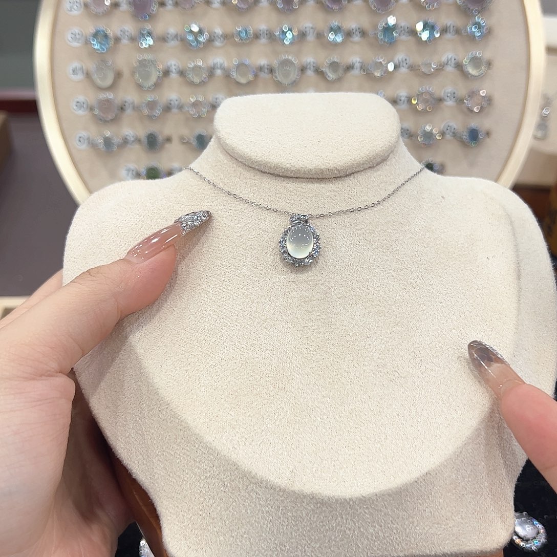 A***周蛇纹石玉银S925镶嵌颈饰