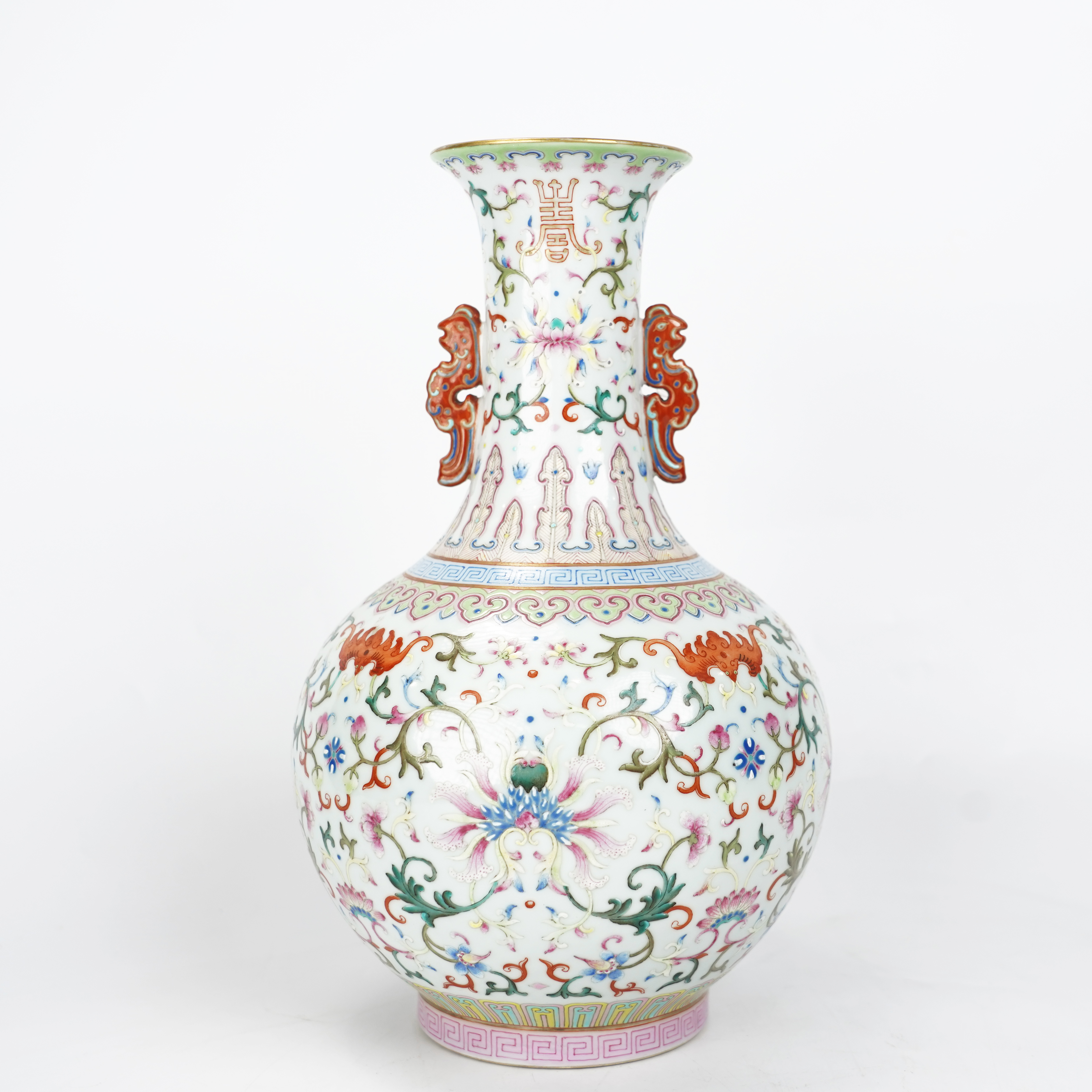 Lot024 清 粉彩宝相花双螭耳瓶