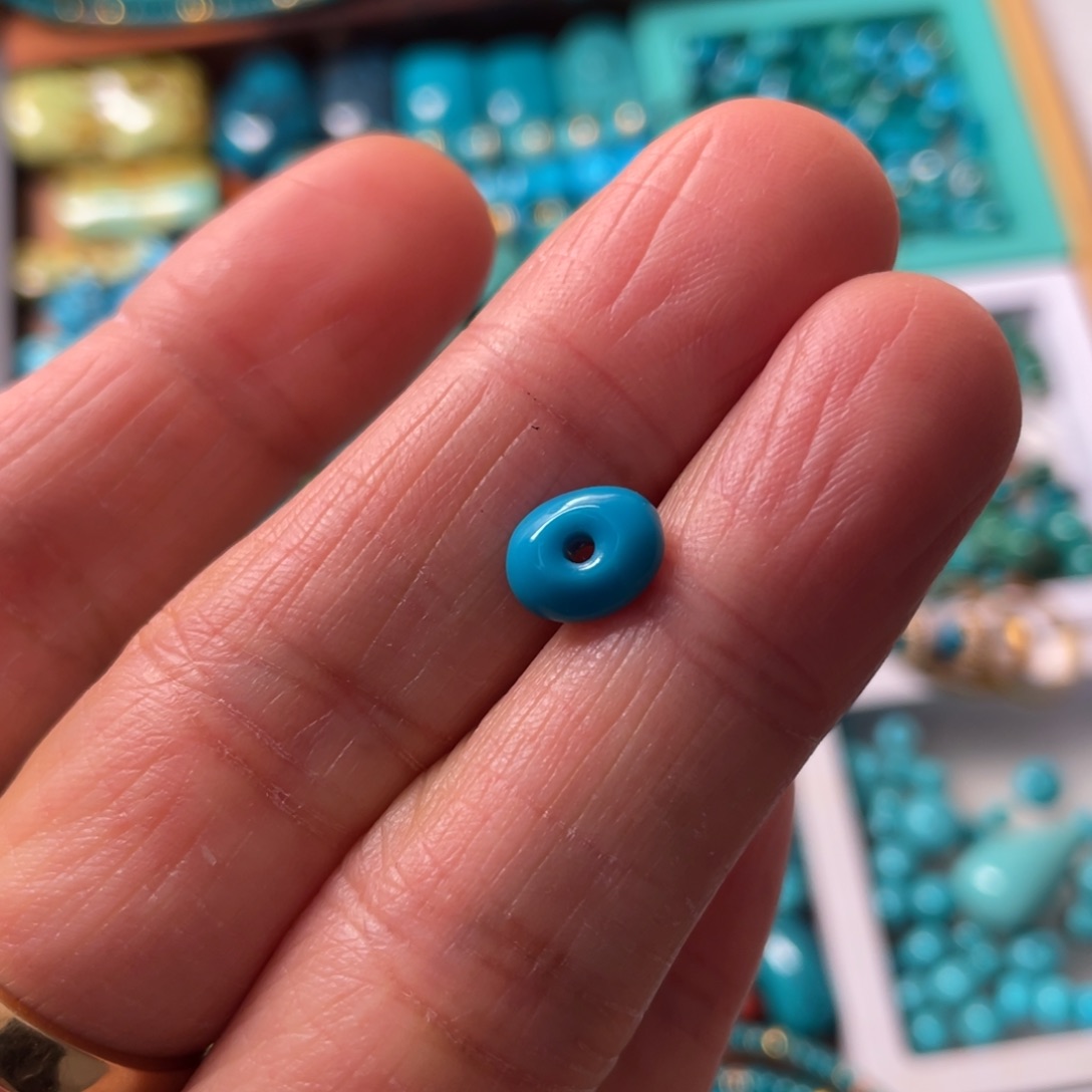 绿松石未镶嵌颈饰