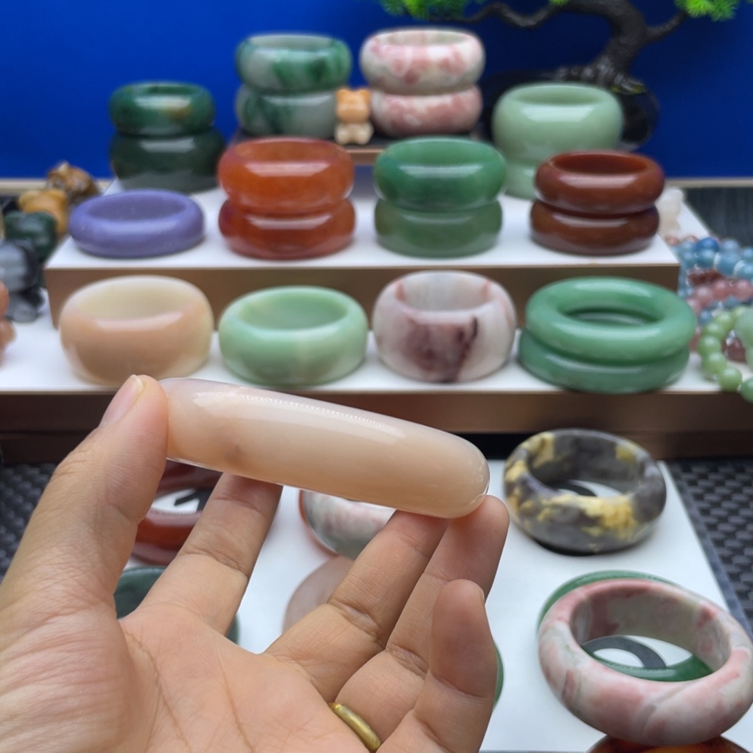 石英质玉未镶嵌手镯