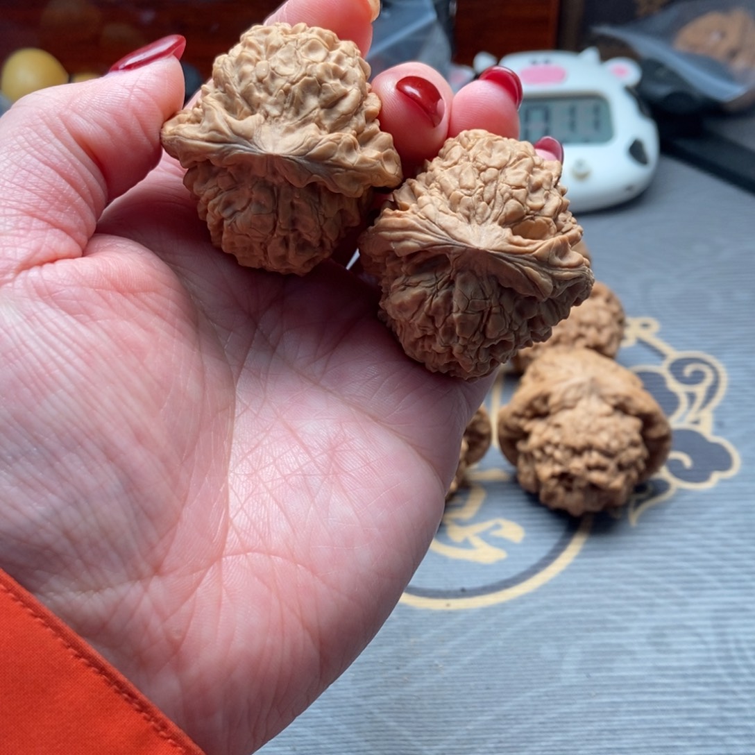 姜***塞文玩核桃吊坠核桃