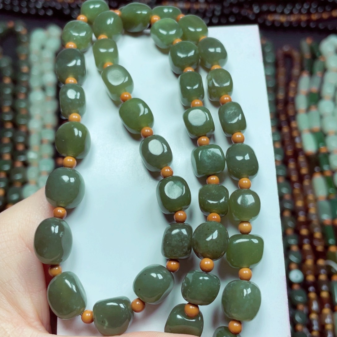 和田玉颈饰未镶嵌