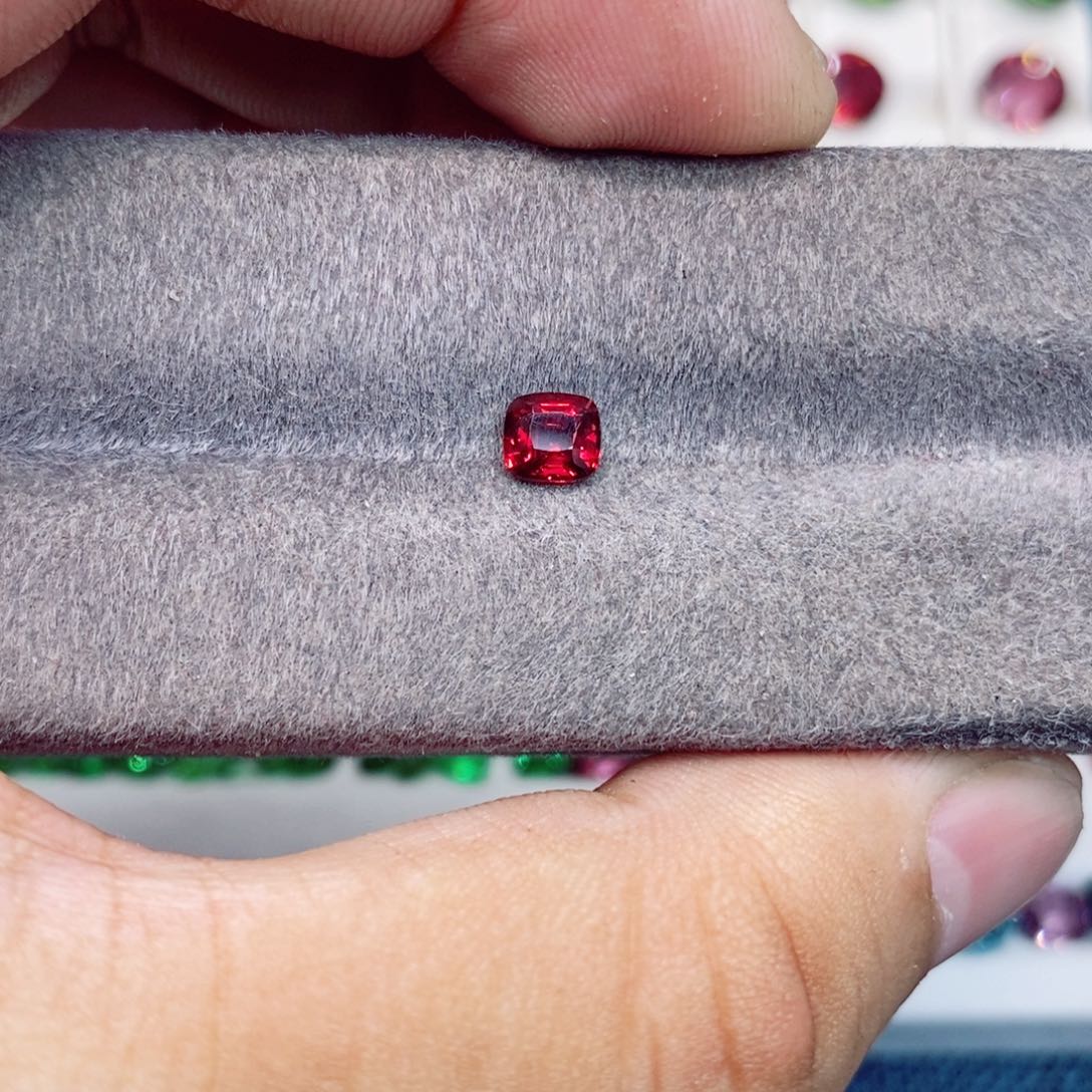 尖晶石裸石未镶嵌尖晶石63分