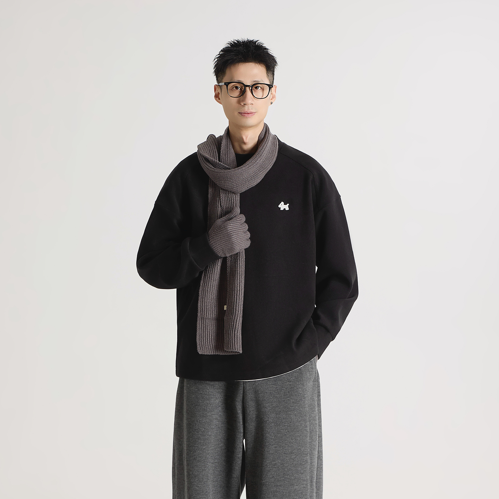 GCCDUPE77『布鲁诺』经典小狗标刺绣重磅圆领百搭卫衣时尚休闲打底