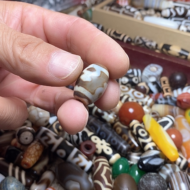 玛瑙/玉髓颈饰合金