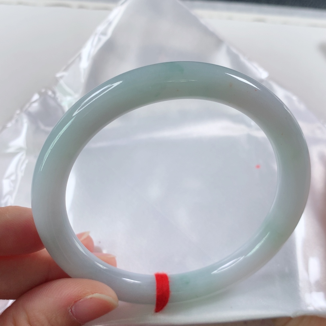 未镶嵌手镯（圆镯）翡翠修***