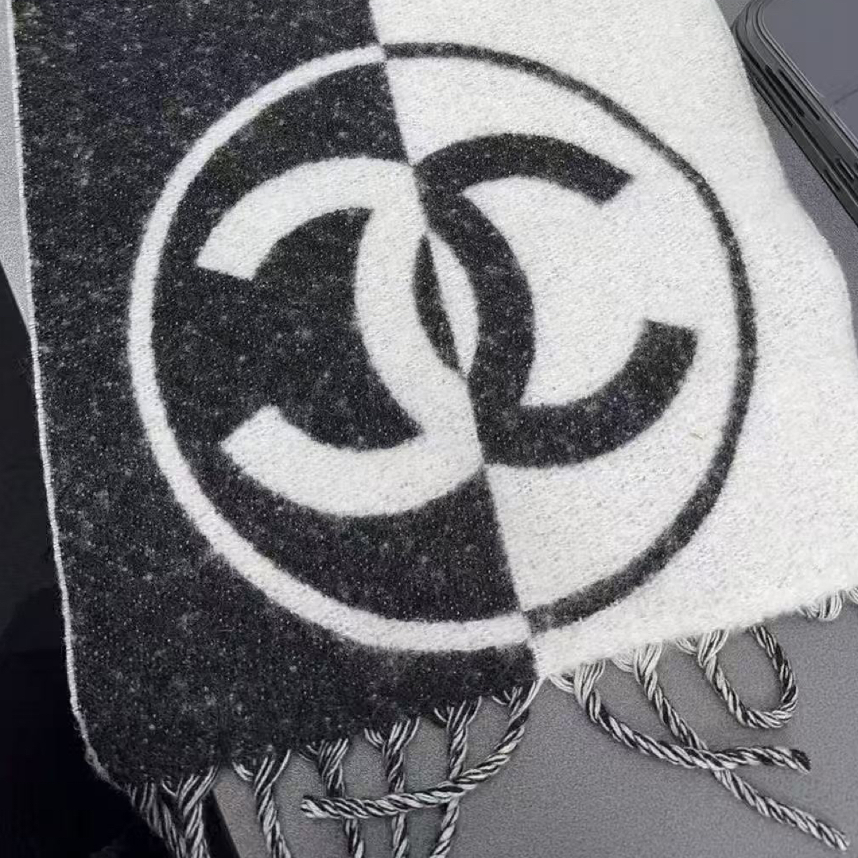 未使用 Chanel/香奈儿 澳海贝/大女主黑白logo羊绒围巾
