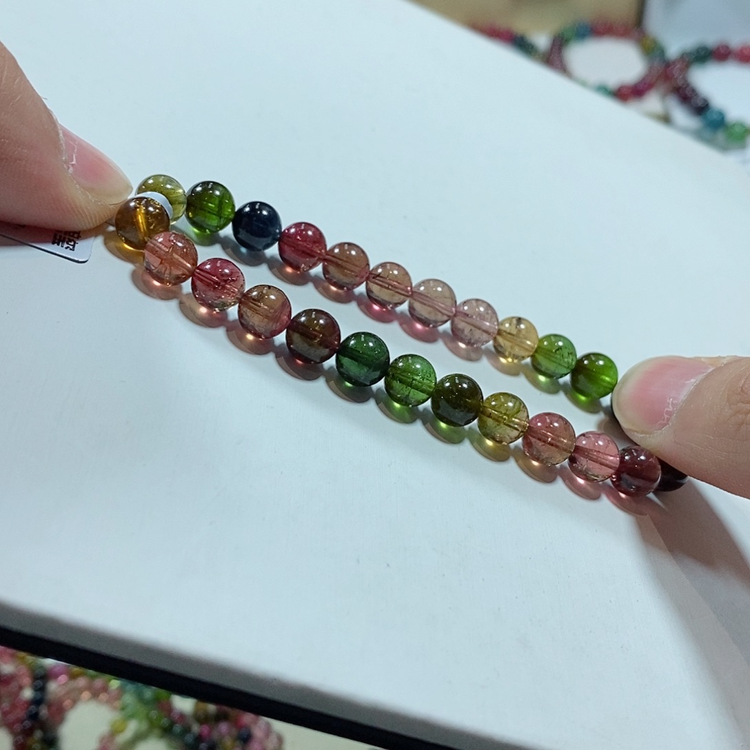 碧玺多样性未镶嵌薛*