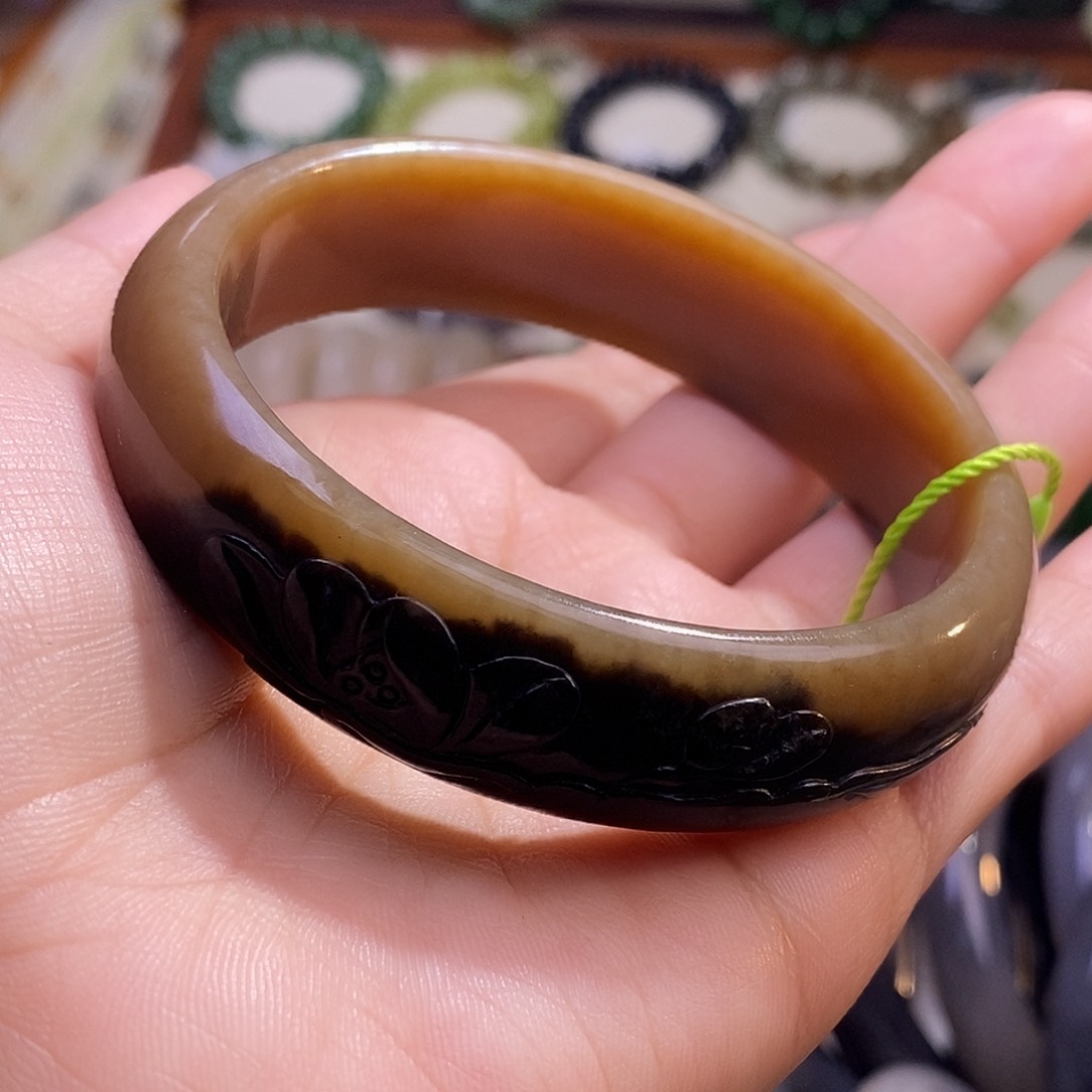 颈饰未镶嵌和田玉新疆且末糖雕花宽版手镯59