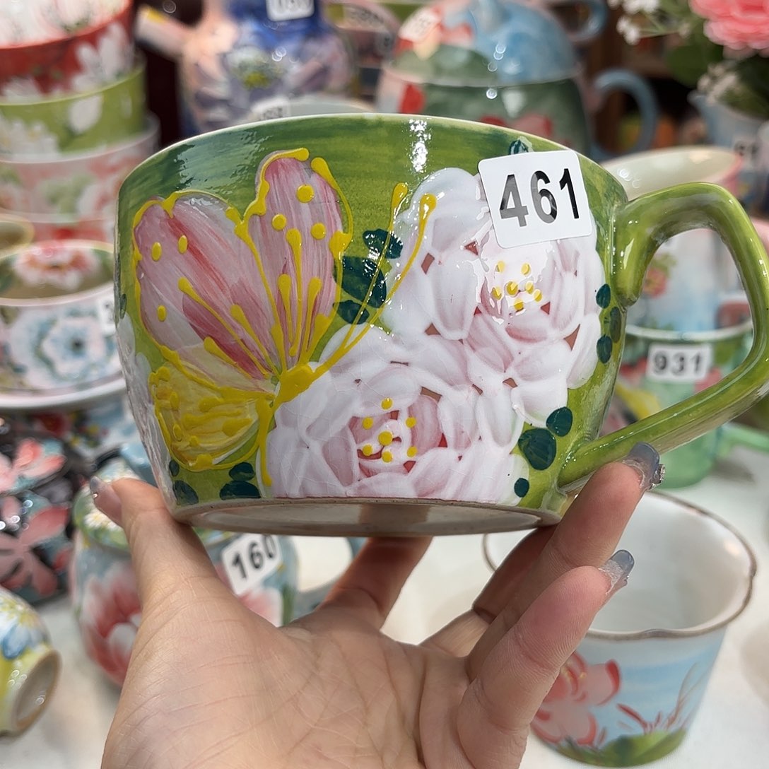 瓷片我不敢看电视我在床底下