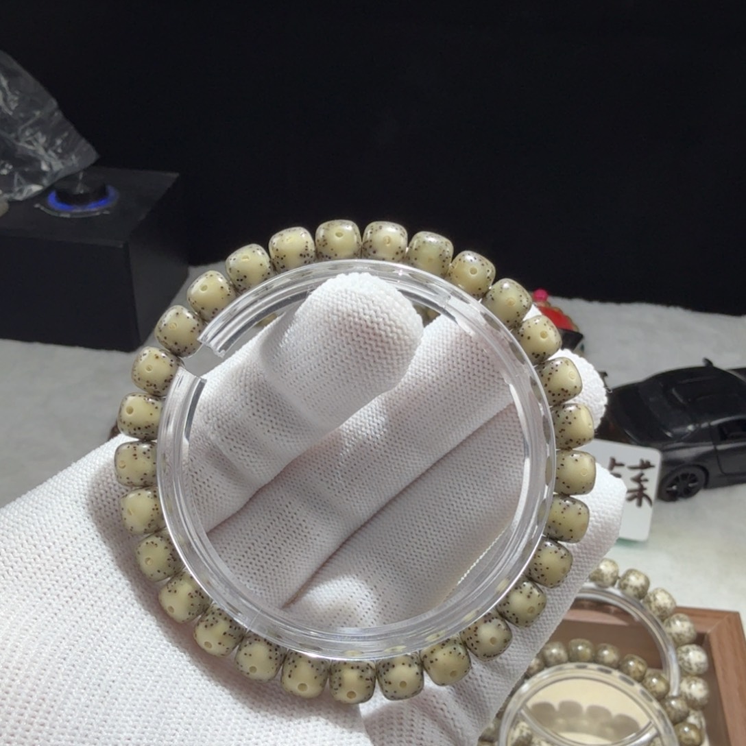 星月菩提吊坠柑****柚糯冰87大眼睛