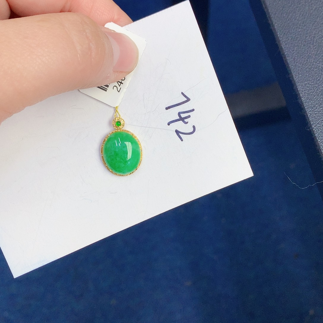 【闪购商品】翡翠颈饰18K金镶嵌000000000