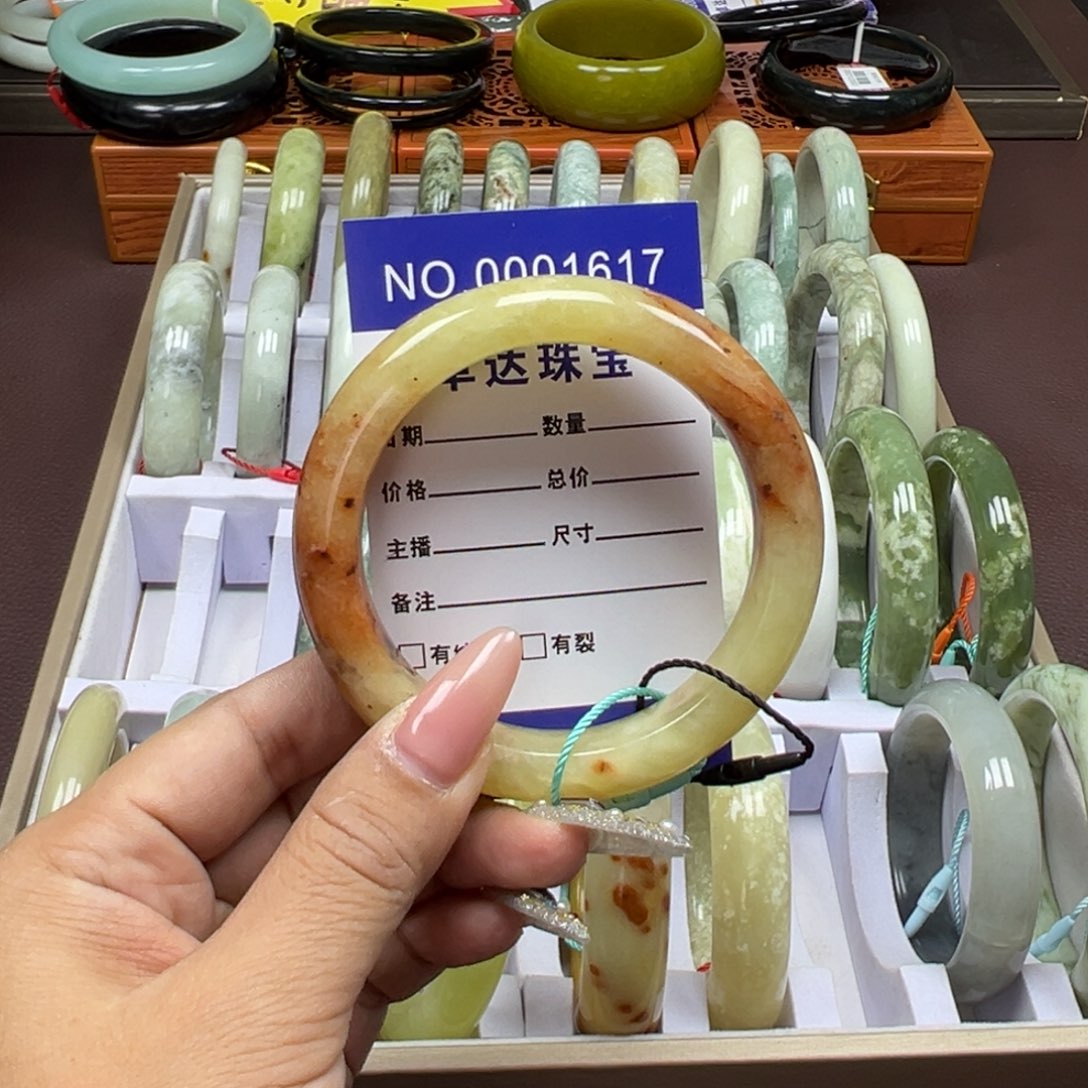 发***财蛇纹石玉未镶嵌手镯
