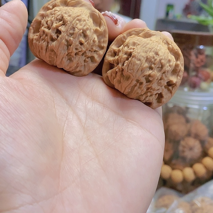 【闪购商品】文玩核桃把件39红狮子