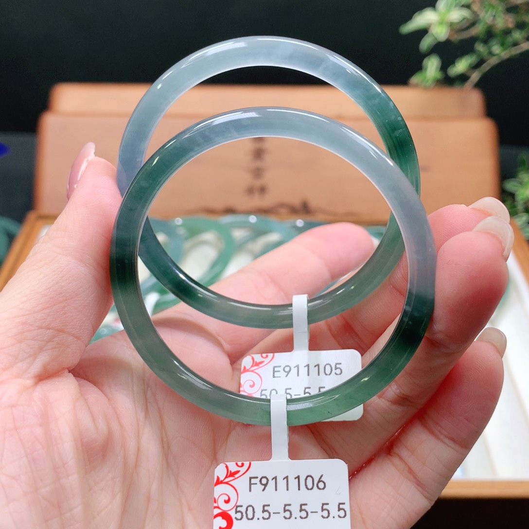 翡翠手镯未镶嵌天然