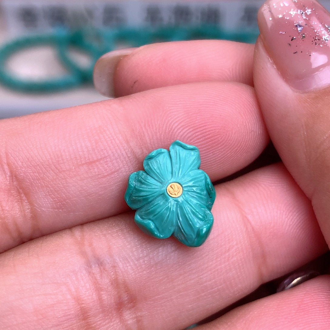 绿松石未镶嵌雕刻