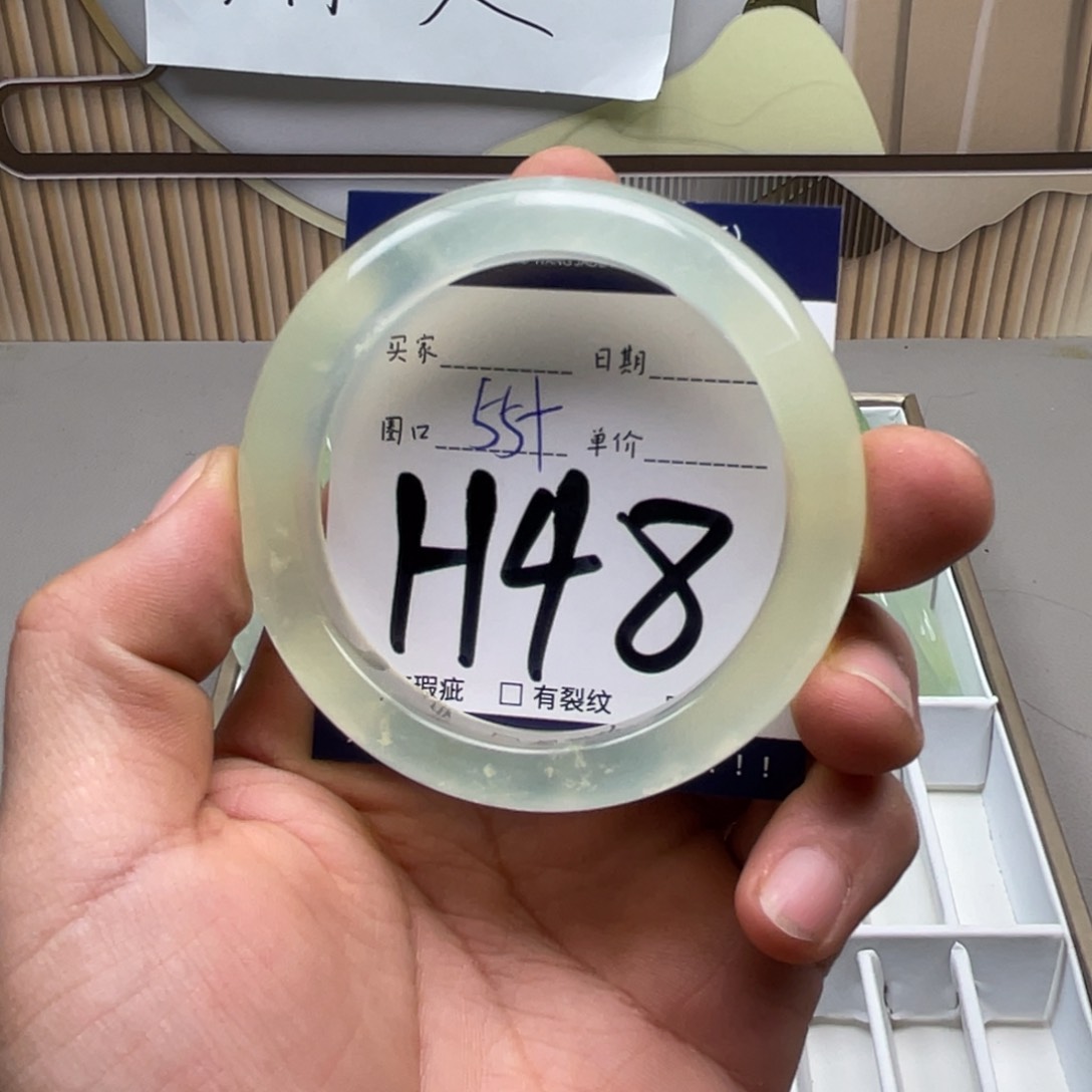 岫玉手镯手镯未镶嵌