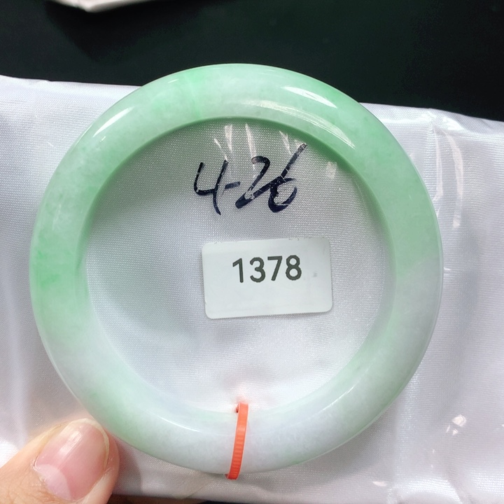 翡翠手镯未镶嵌天然翡翠手镯02