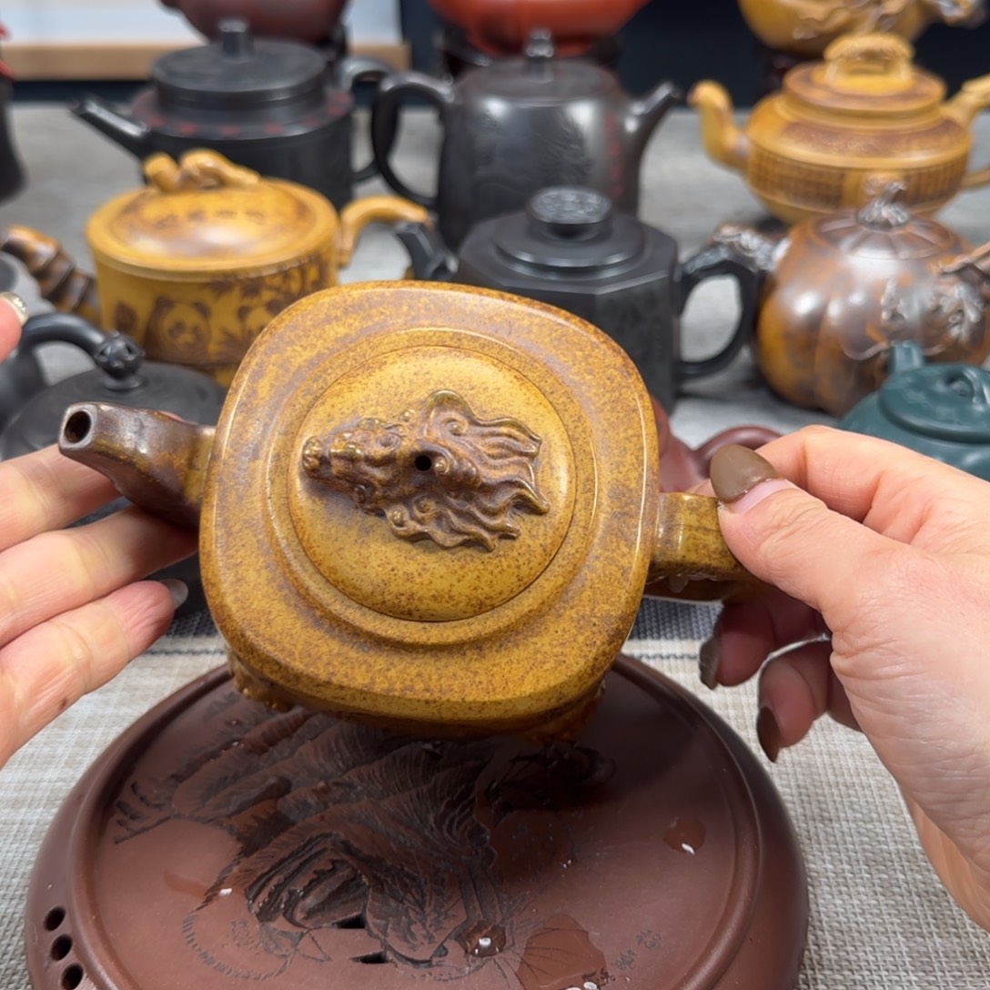 茶壶紫砂紫砂紫色紫砂