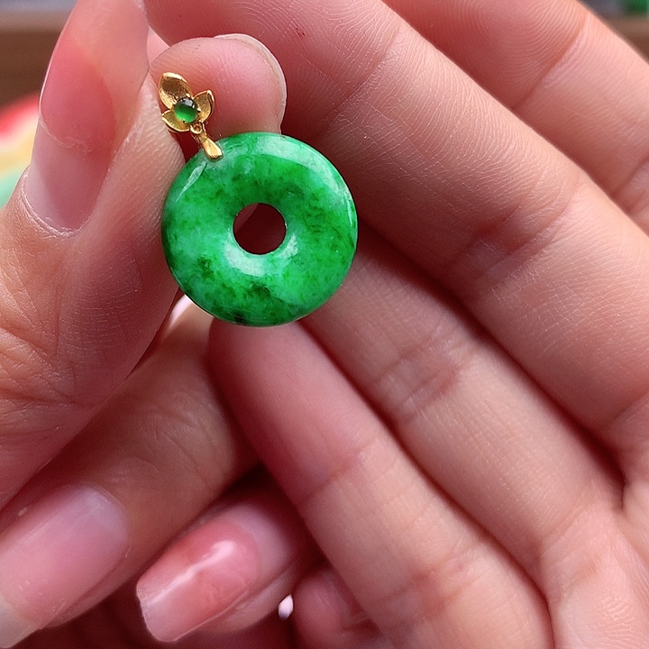 翡翠颈饰18K金镶嵌翡翠