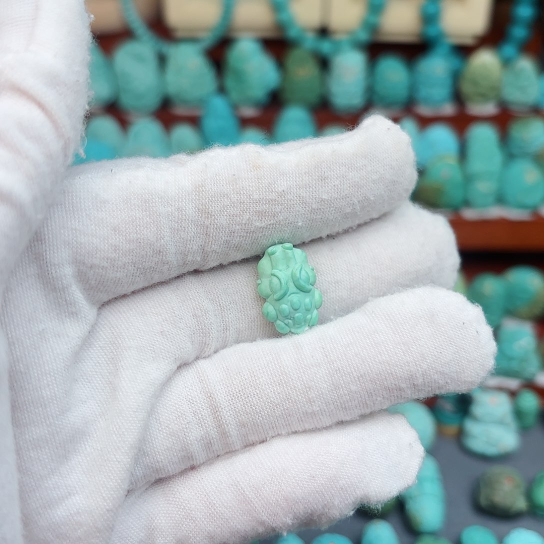 绿松石配饰未镶嵌
