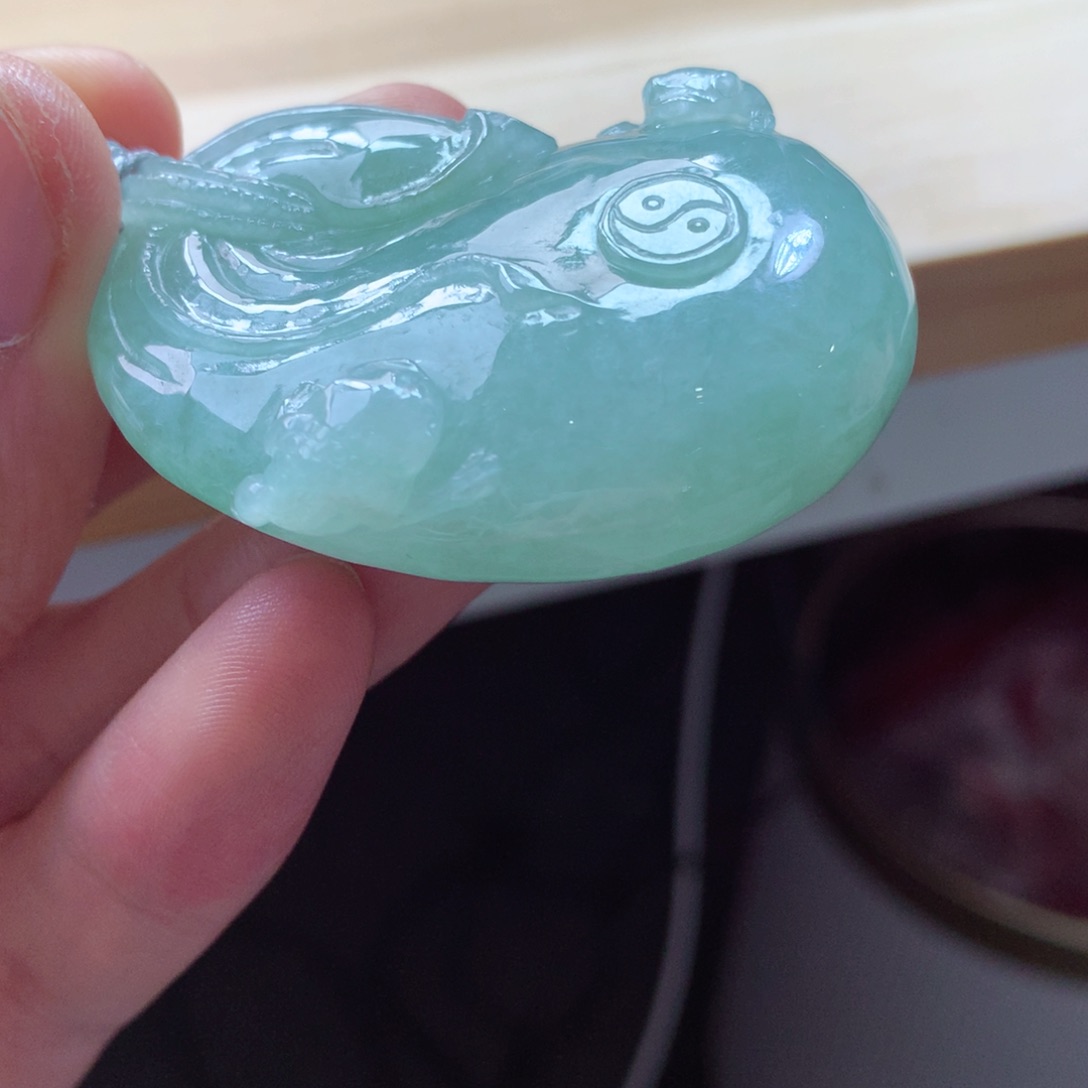 翡翠颈饰未镶嵌吊坠