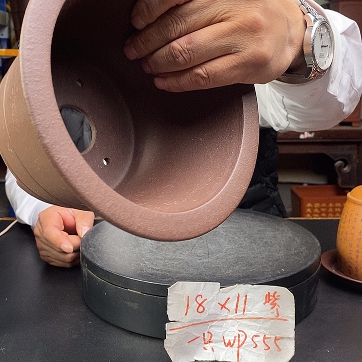 紫砂花盆货号一只WP555