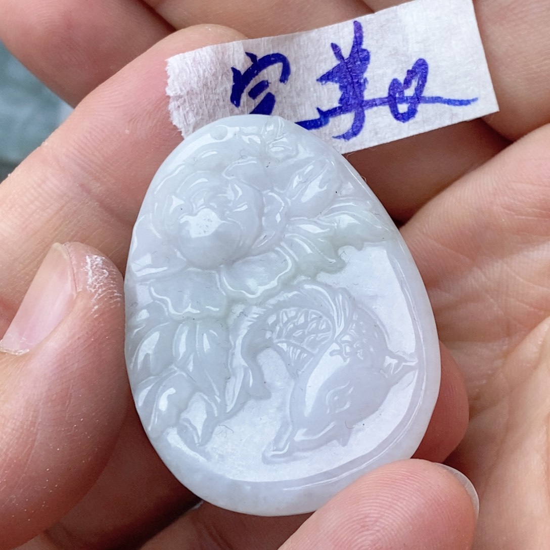 翡翠颈饰未镶嵌好