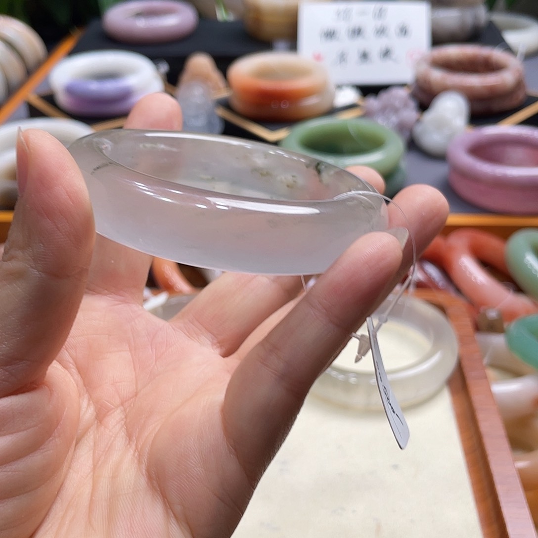 未镶嵌手镯石英岩玉龙*墙