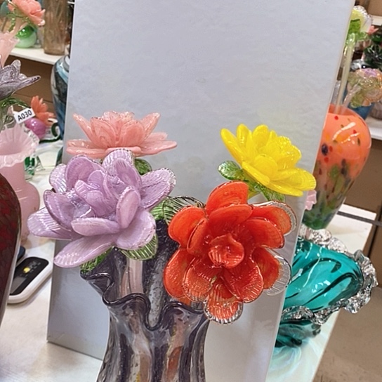 琉璃花瓶高45厘米宽9厘米