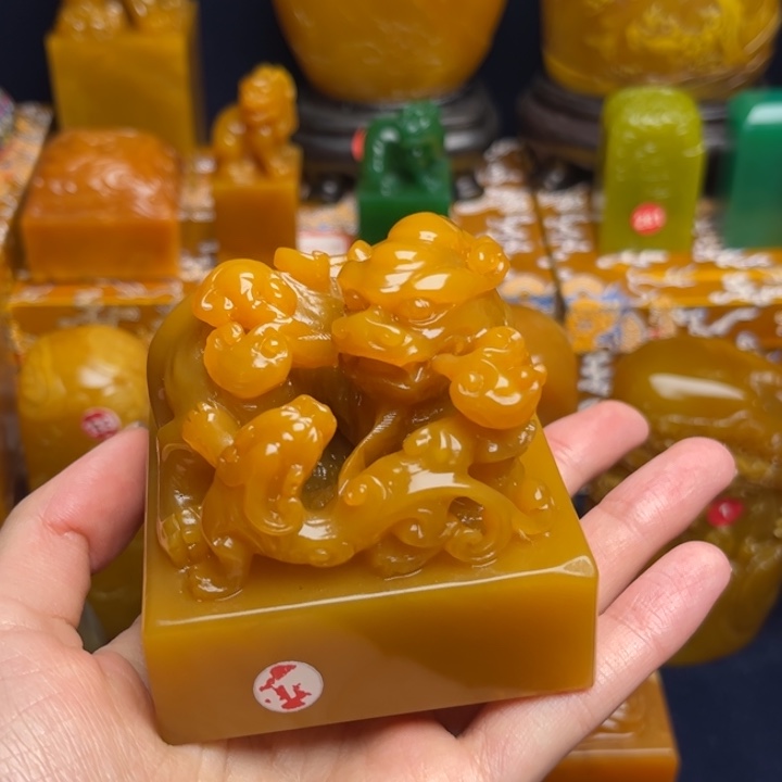 田黄石金*题材：工艺品