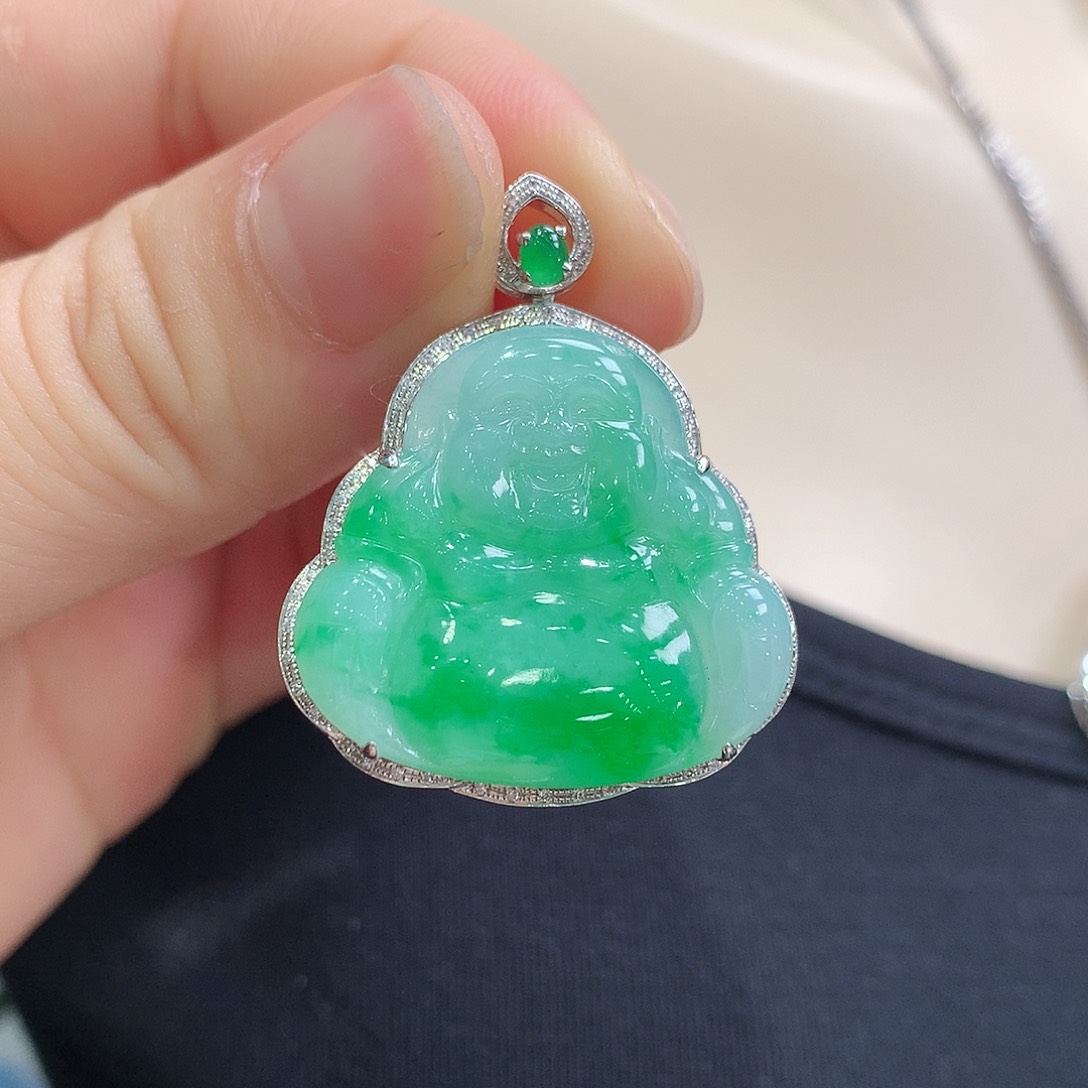 翡翠18K金镶嵌颈饰佛公