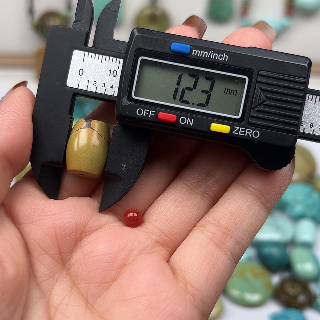 南红玛瑙未镶嵌珠宝奇石