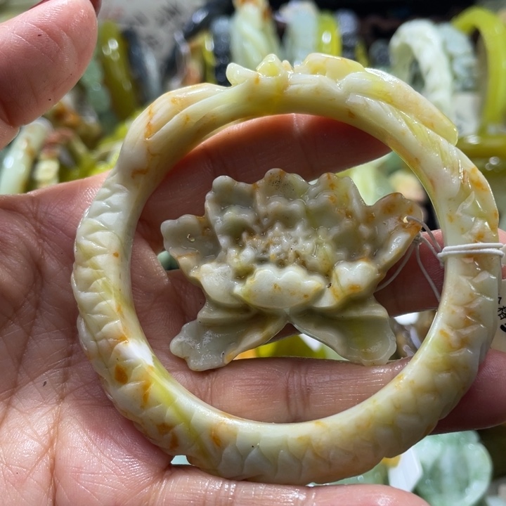 岫玉未镶嵌手镯57.58