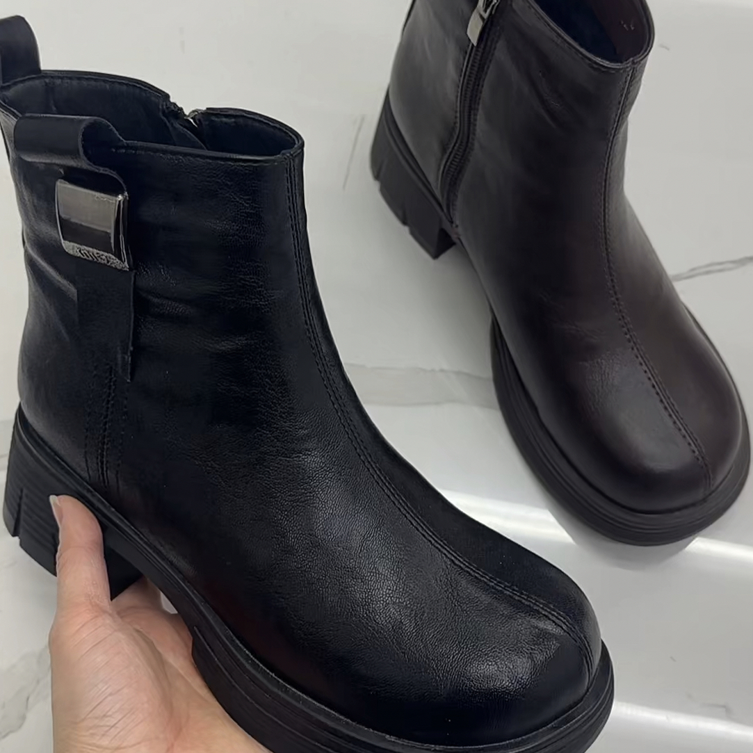 马丁靴女秋季英伦风拉链显瘦短靴百搭时装靴