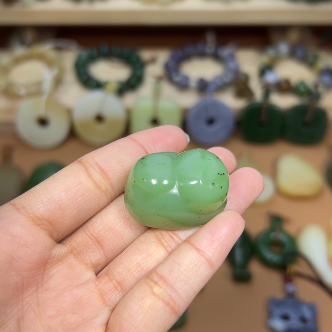 颈饰未镶嵌和田玉花**茶