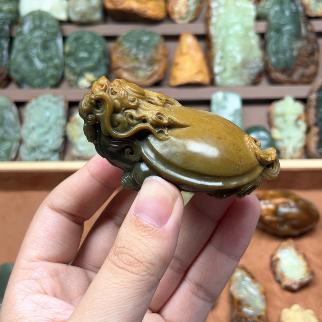 S***n岫岩河磨玉（透闪石质玉）未镶嵌把件