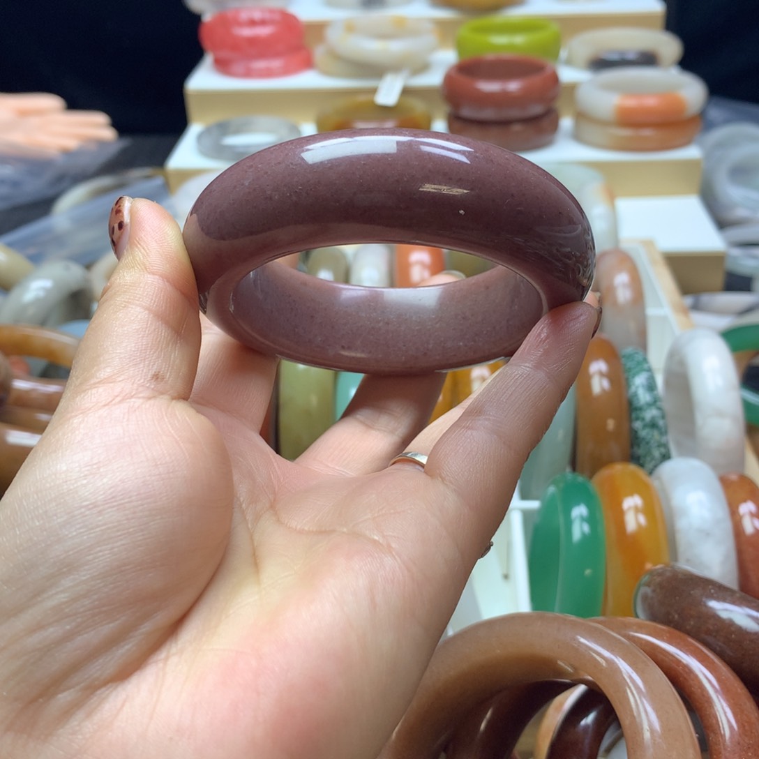 石英质玉手镯未镶嵌