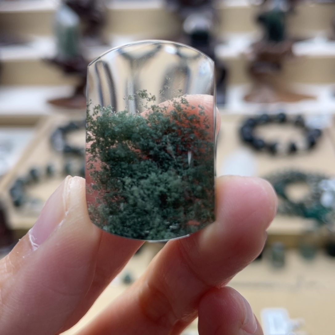 颈饰未镶嵌水晶绿幽灵吊坠